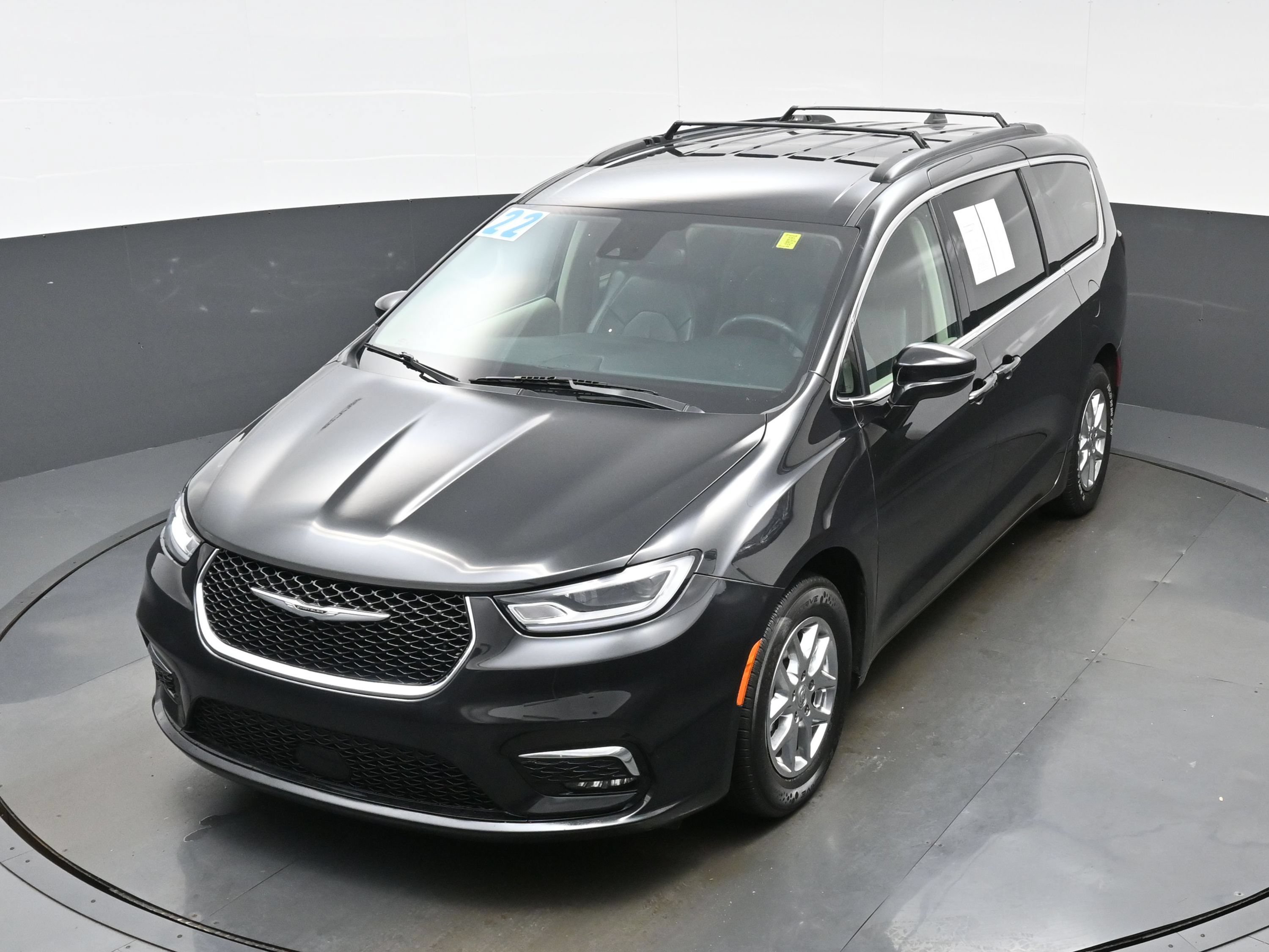 Used 2022 Chrysler Pacifica Touring-L FWD image 36