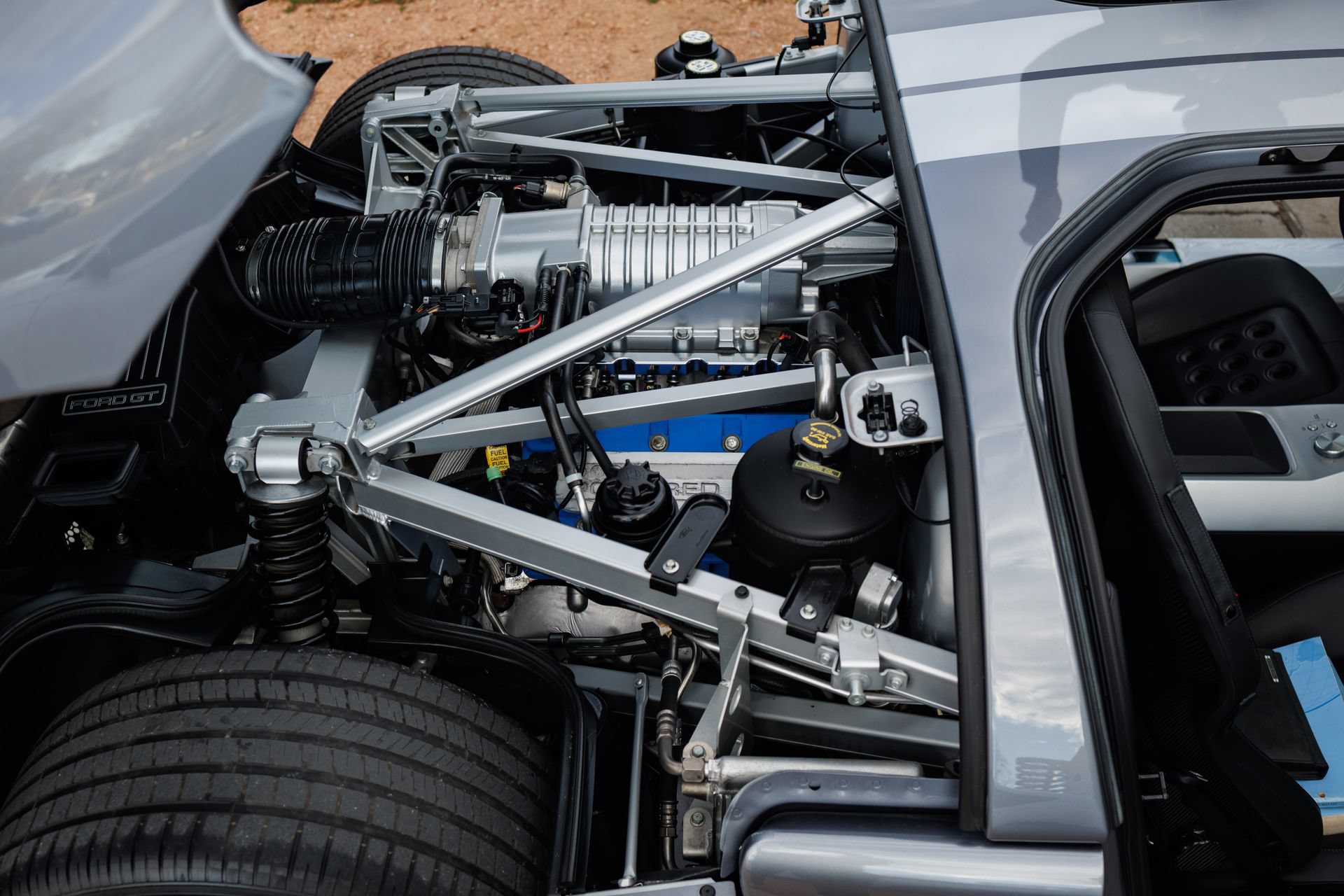 Used 2006 Ford GT RWD image 83