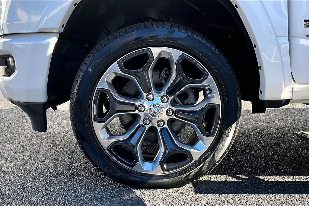 Used 2022 RAM 1500 Limited w/ Body-Colour Bumper Group image 32