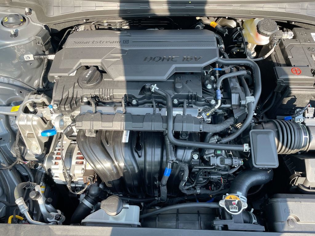 New 2025 Hyundai Elantra Limited image 51