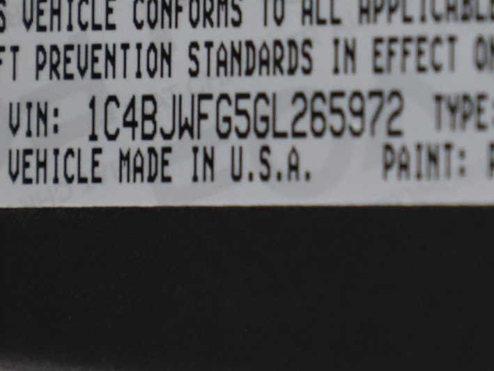 Used 2016 Jeep Wrangler Unlimited Rubicon w/ Connectivity Group image 27