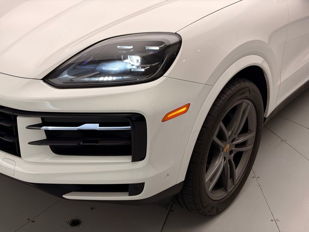Used 2024 Porsche Cayenne Coupe image 47