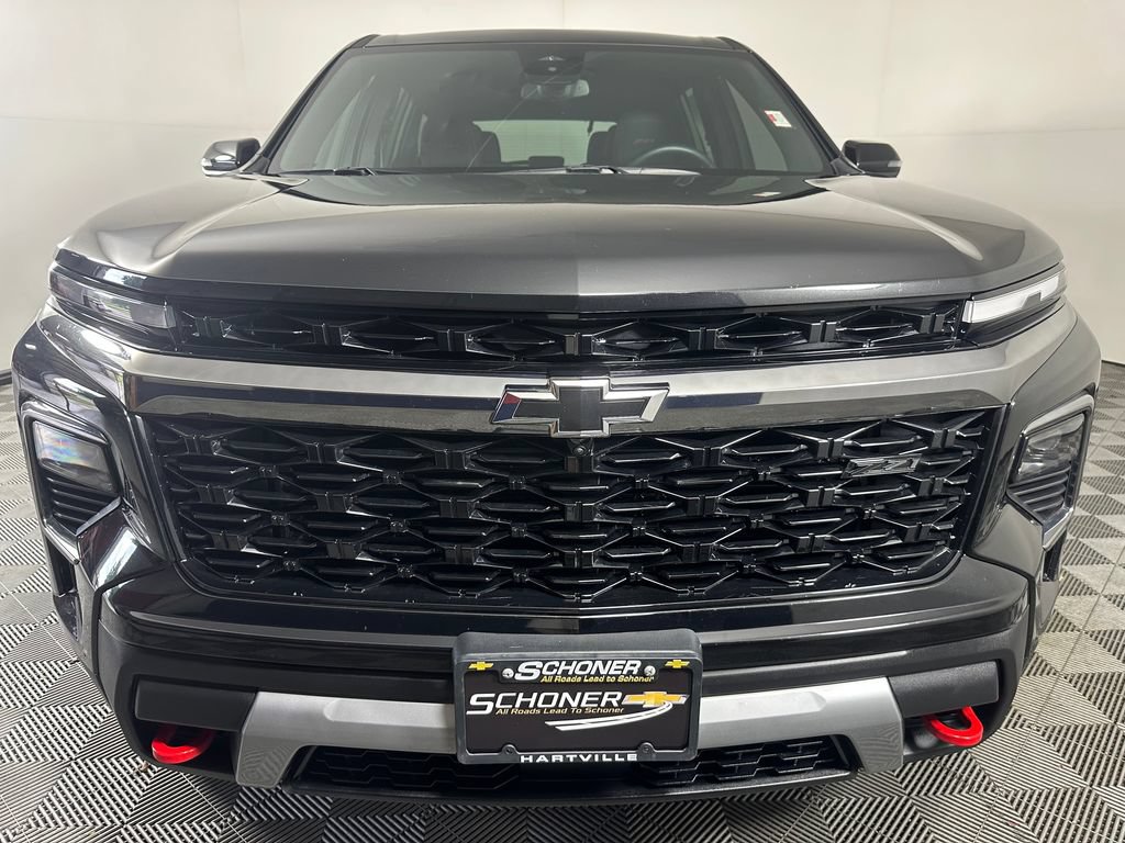 Used 2025 Chevrolet Traverse Z71 w/ LPO, Floor Liner Package AWD/4WD image 8