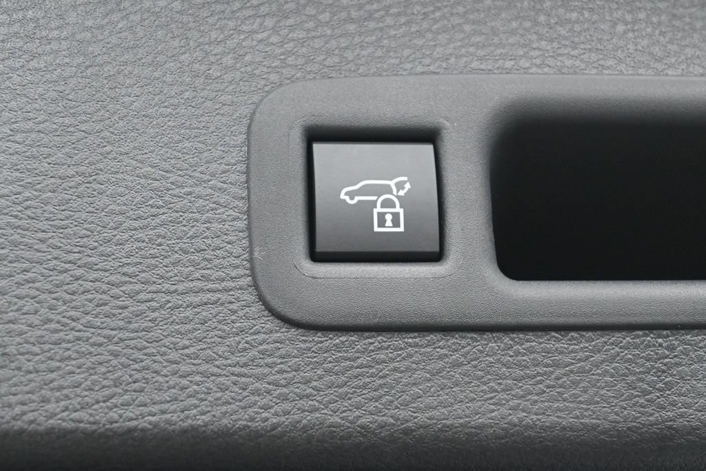 Used 2026 Toyota Sienna Limited AWD/4WD image 33