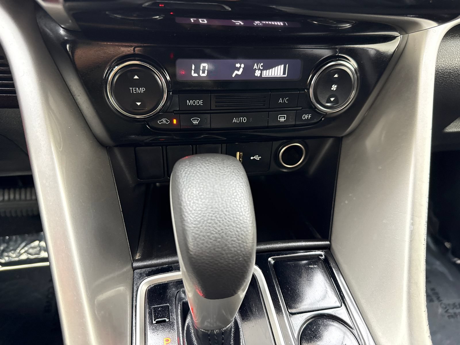 Used 2018 Mitsubishi Eclipse Cross ES FWD image 28