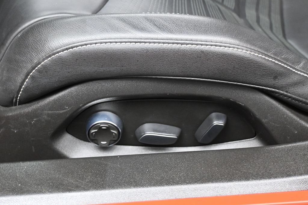 Used 2020 Chevrolet Corvette Stingray Preferred Cpe w/ 2LT Preferred Equipment Group RWD image 12