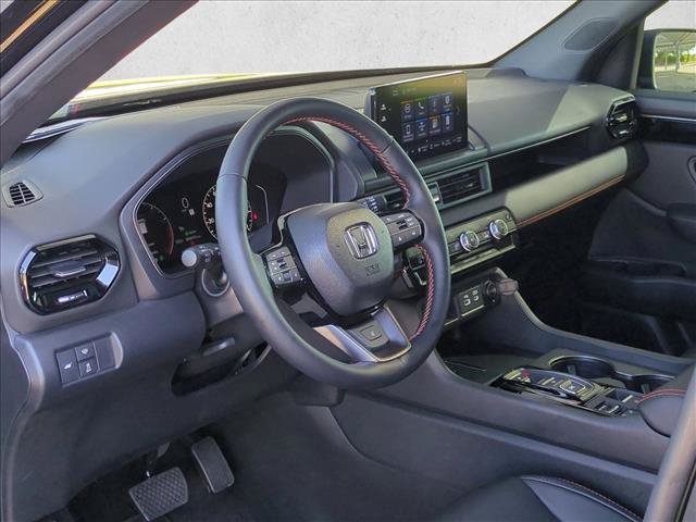 Certified 2025 Honda Pilot TrailSport image 10