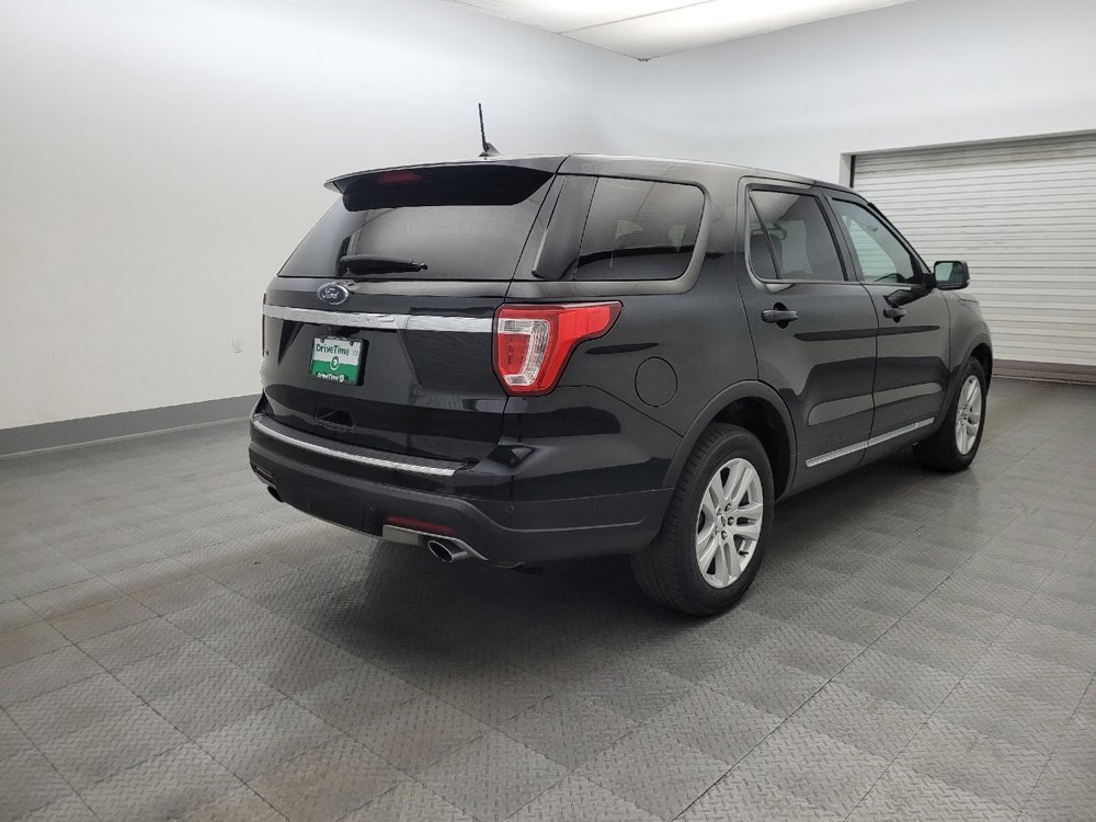 Used 2018 Ford Explorer XLT w/ Equipment Group 201A FWD image 9