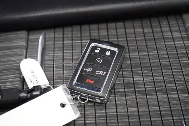 Used 2022 Jeep Wagoneer Series III w/ Premium Group I image 39