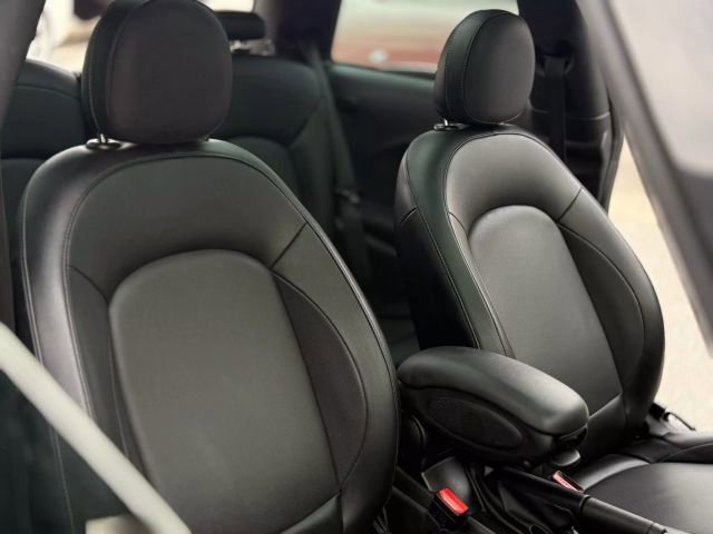 Used 2017 MINI Cooper 2-Door Hardtop image 32