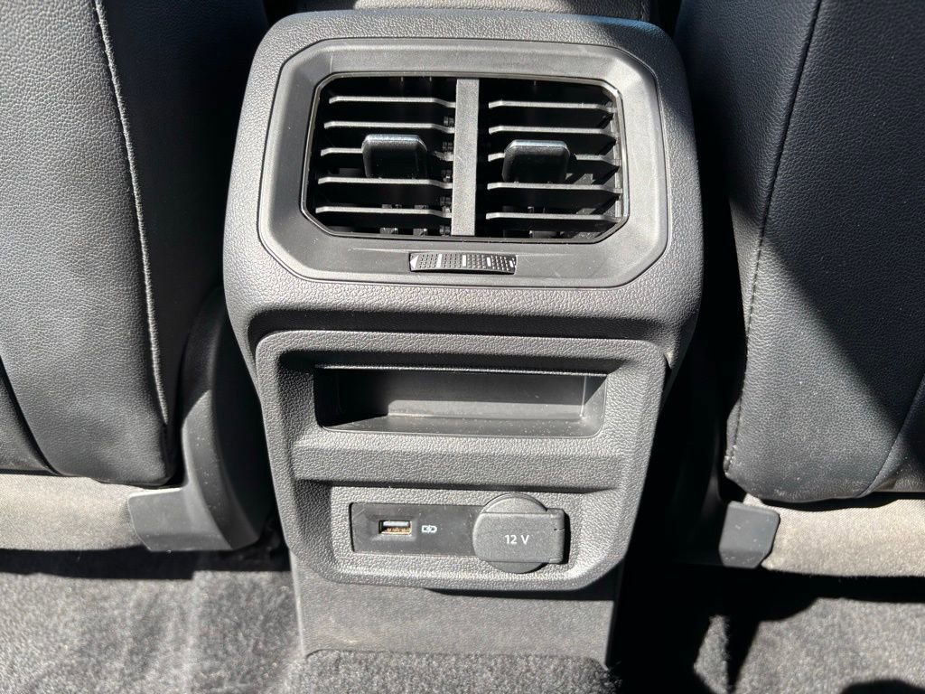 Used 2020 Volkswagen Tiguan SE w/ Panoramic Sunroof Package image 23