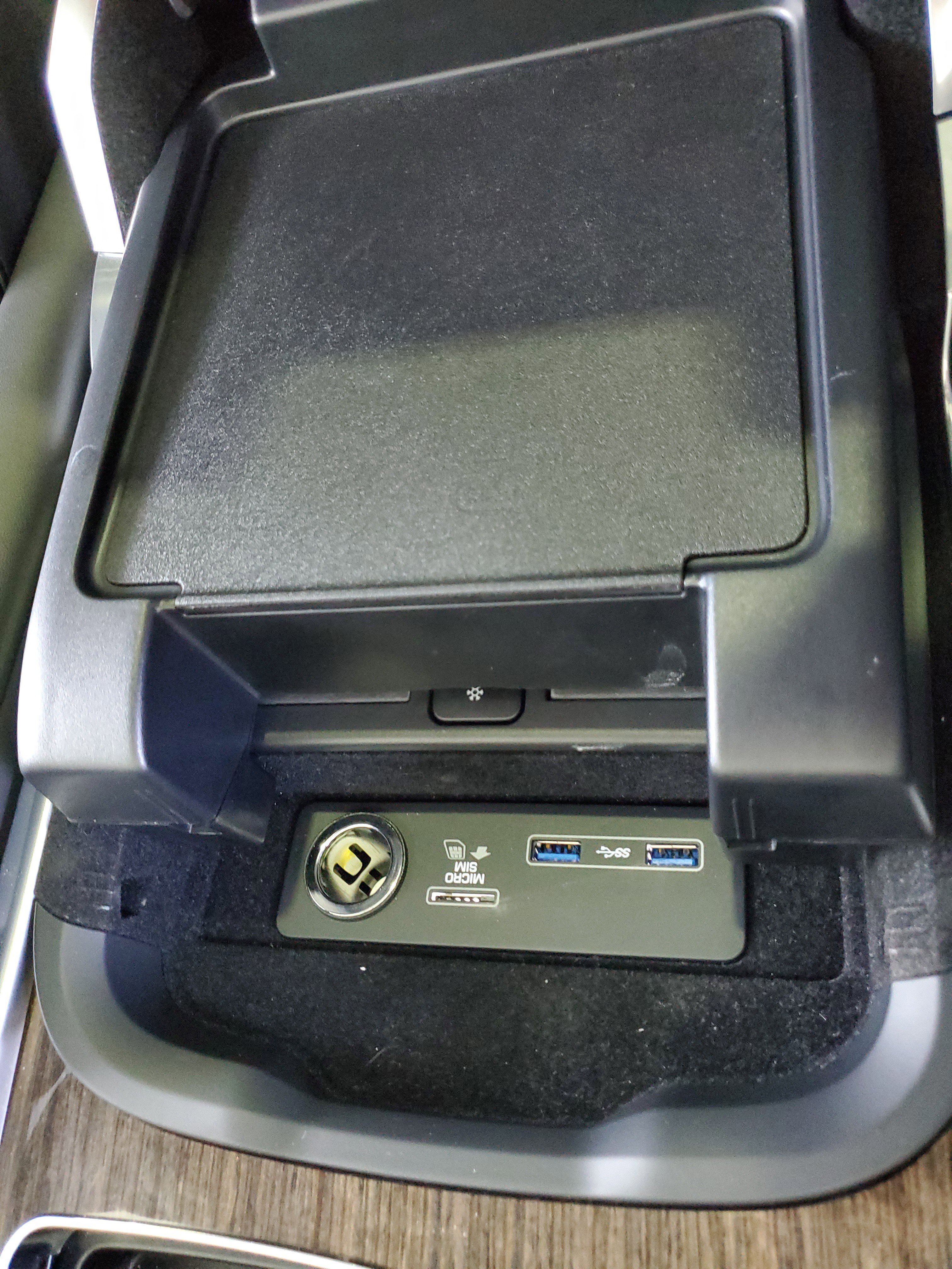 Used 2022 Land Rover Range Rover Sport HSE Silver Edition image 28