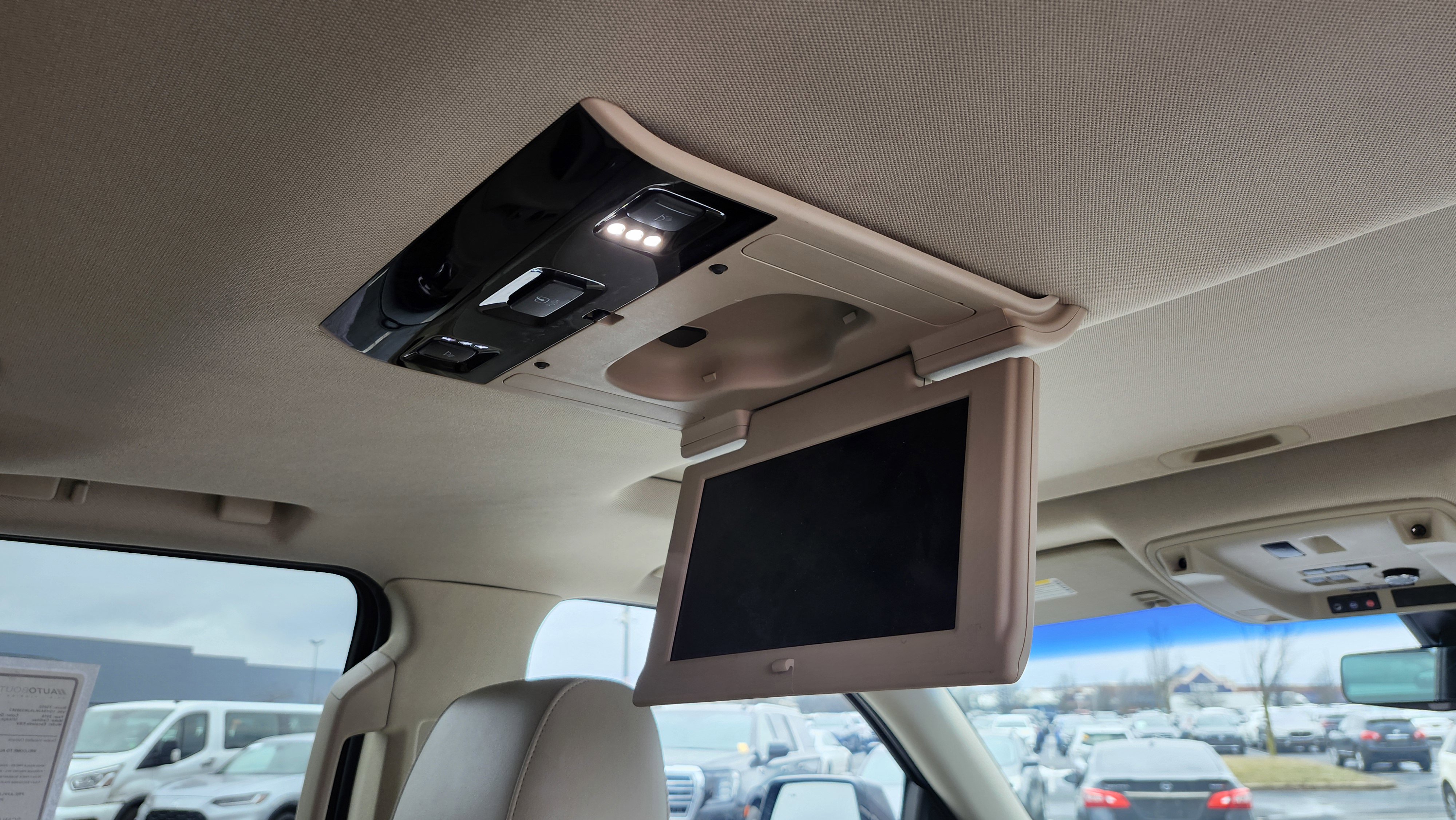 Used 2018 Cadillac Escalade ESV Premium Luxury image 25