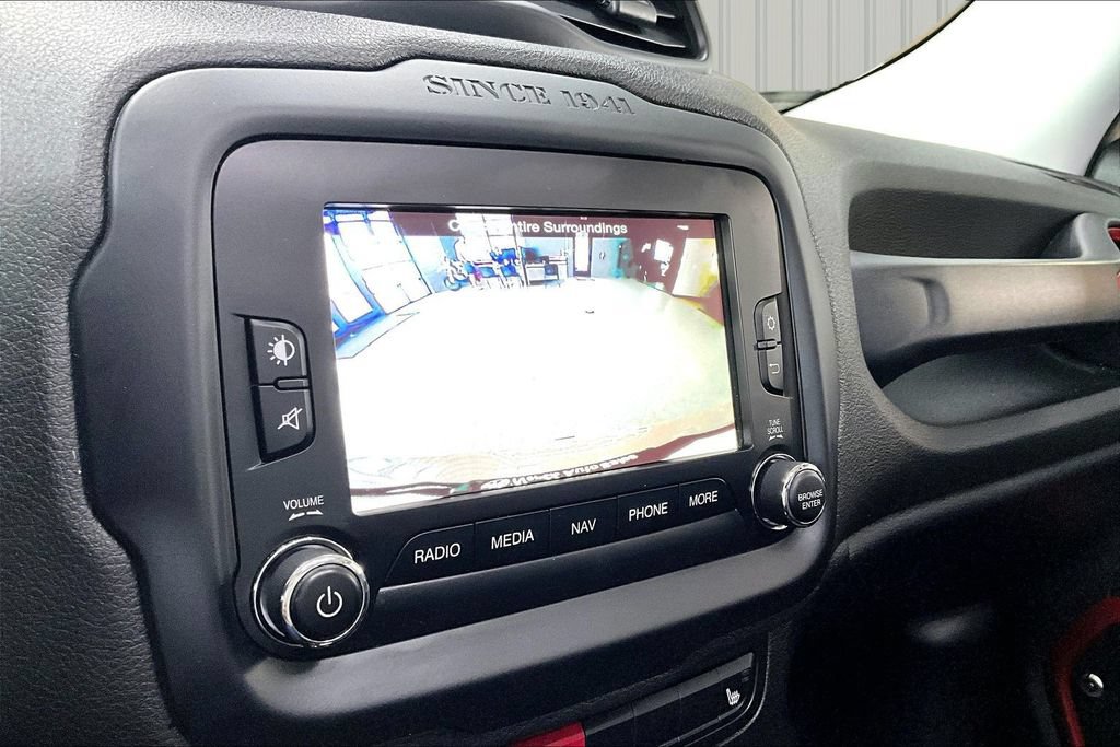 Used 2016 Jeep Renegade Trailhawk AWD/4WD image 13