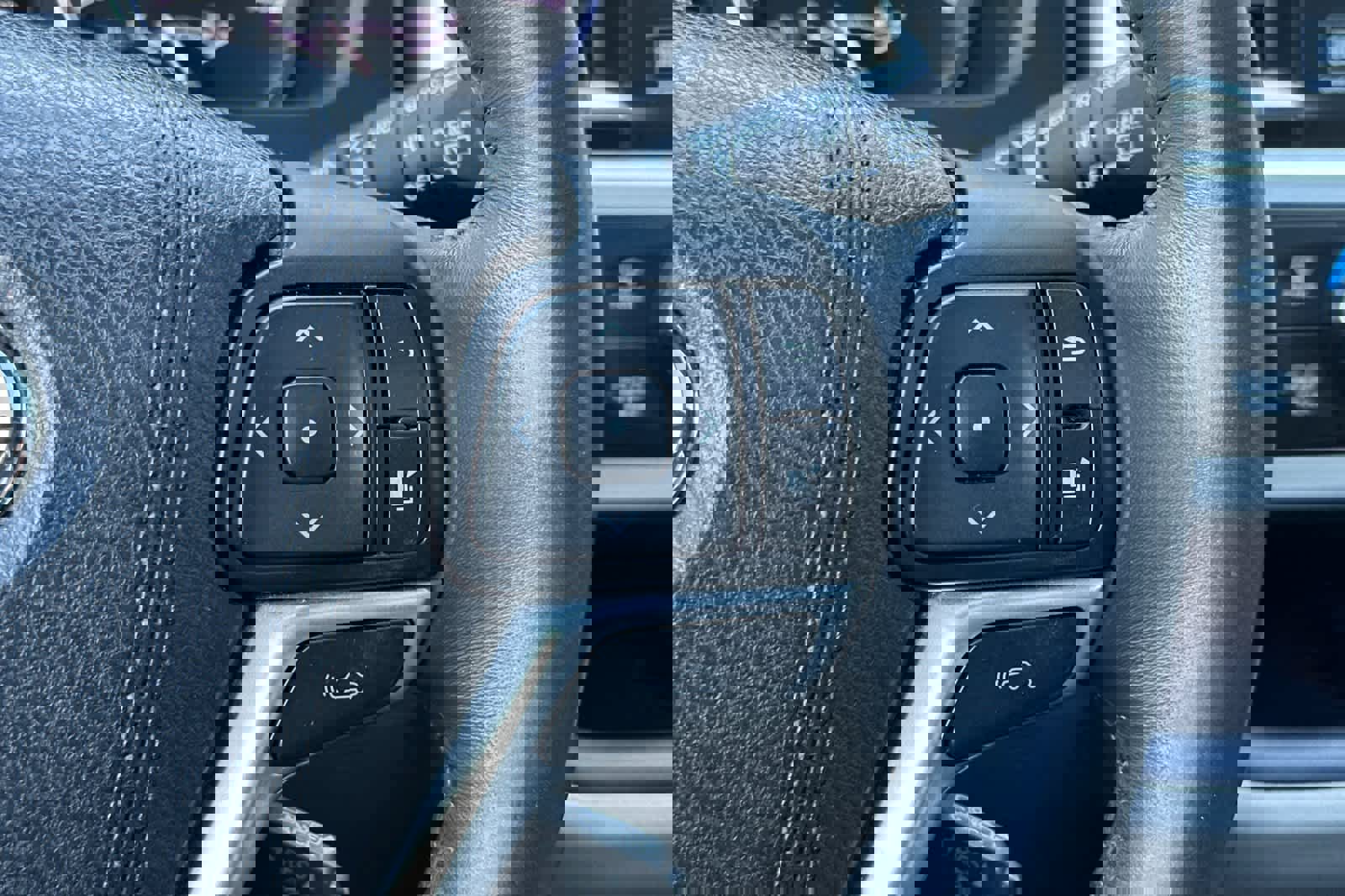 Used 2016 Toyota Highlander Limited image 29