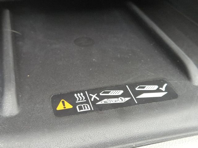 Certified 2023 GMC Acadia SLT w/ Technology Package image 8