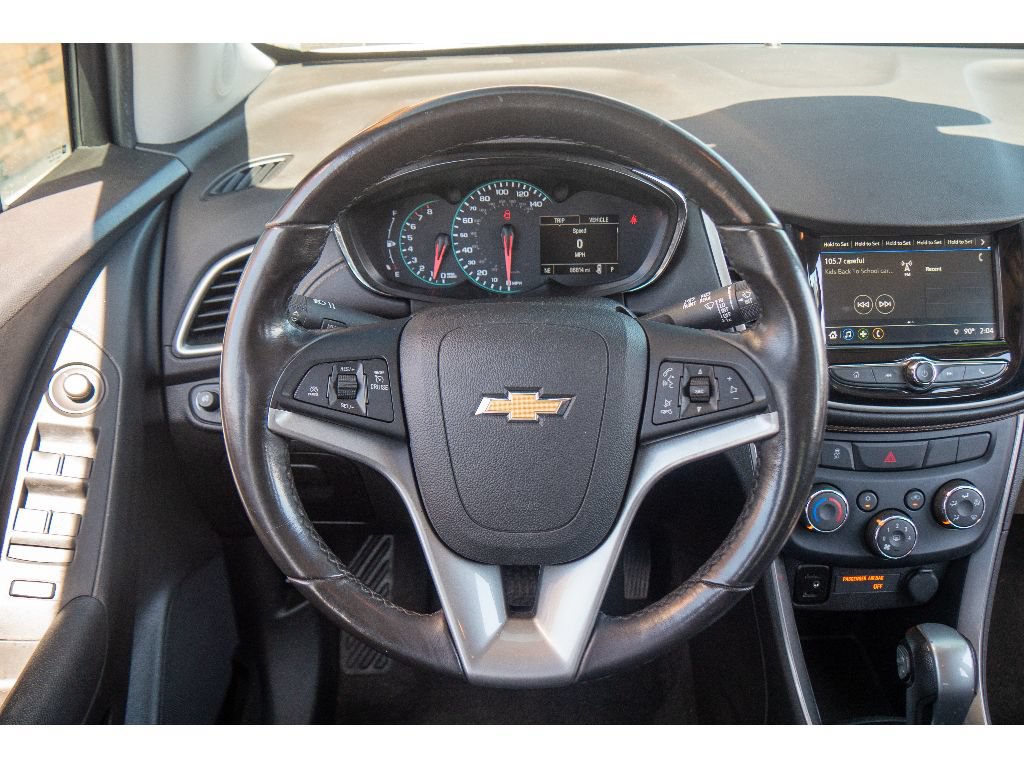Used 2018 Chevrolet Trax LT w/ LT Convenience Package AWD/4WD image 21