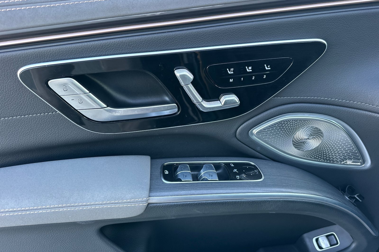 Used 2022 Mercedes-Benz EQS 450+ Sedan w/ AMG Line Exterior image 10