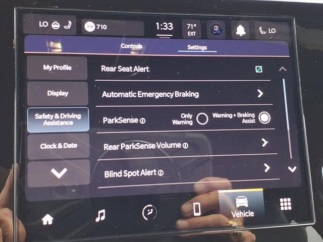 New 2025 Jeep Grand Cherokee Altitude image 8