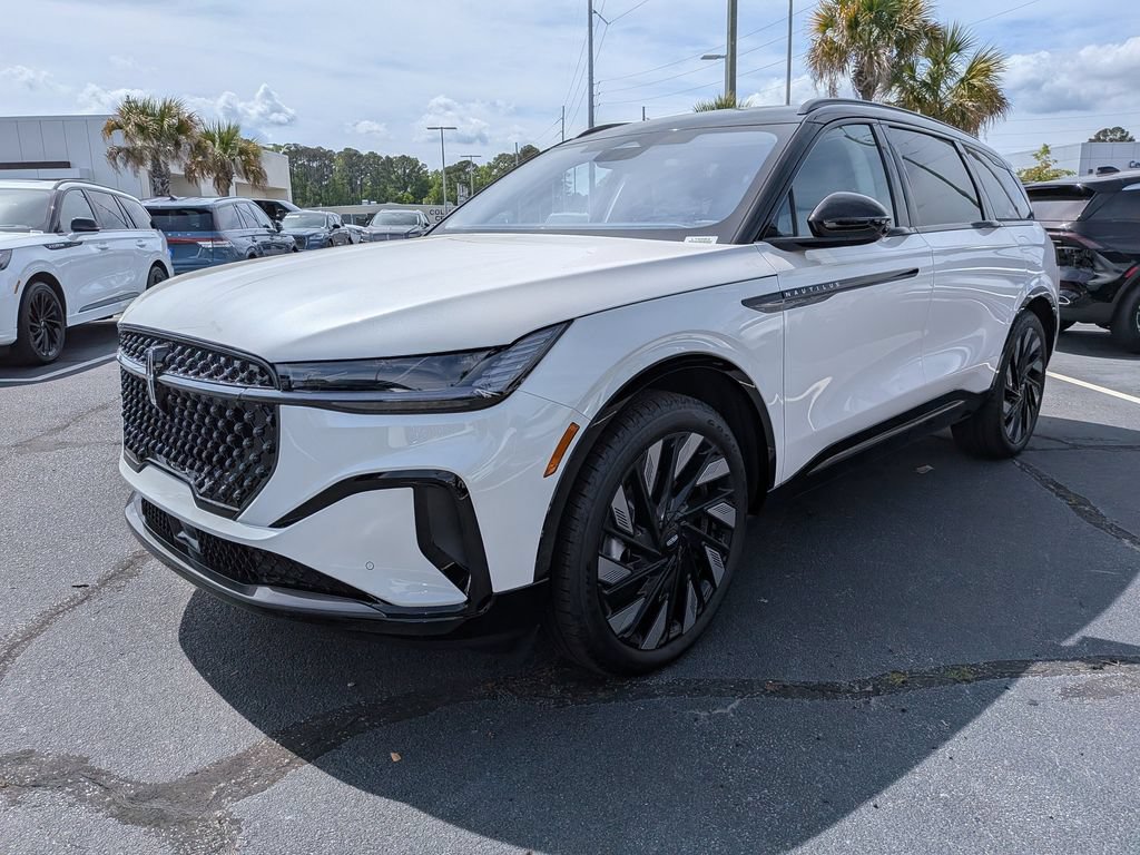New 2026 Lincoln Nautilus Reserve w/ Jet Appearance Package AWD/4WD image 8