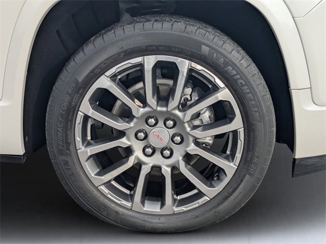 Used 2021 GMC Acadia Denali w/ Denali Technology Package image 10