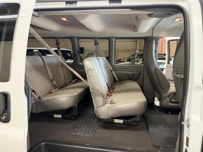 Used 2025 GMC Savana 3500 LT w/ LT Preferred Equipment Group RWD image 25