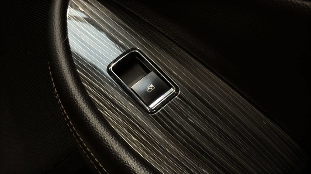 Used 2018 Chevrolet Impala Premier FWD image 10