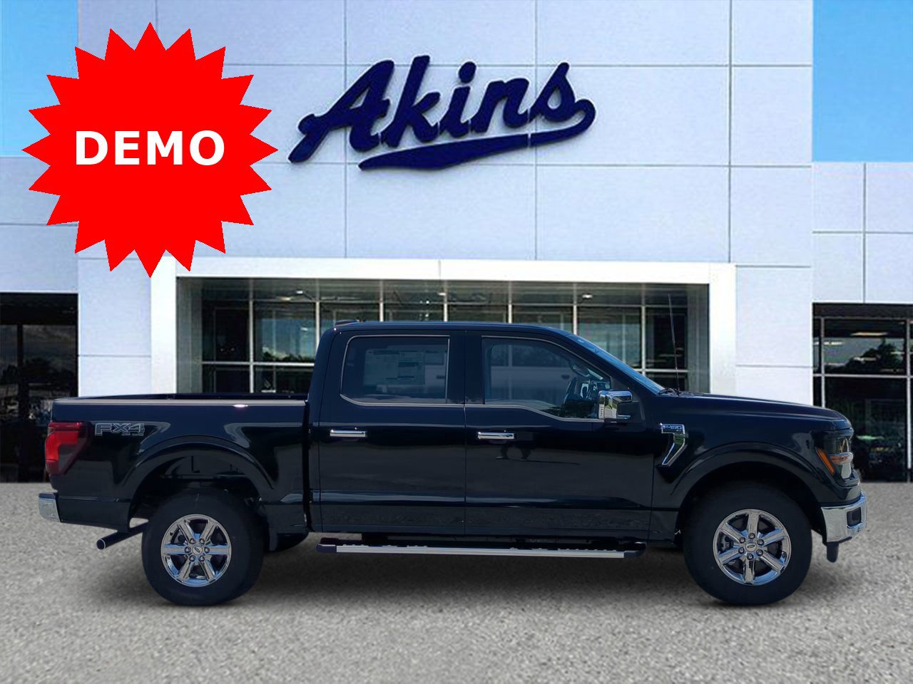 New 2025 Ford F150 XLT w/ Equipment Group 302A MID