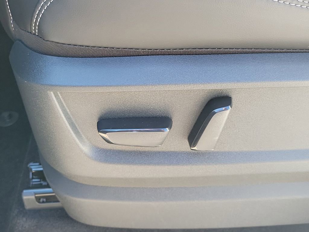 New 2026 Nissan Armada SV image 31