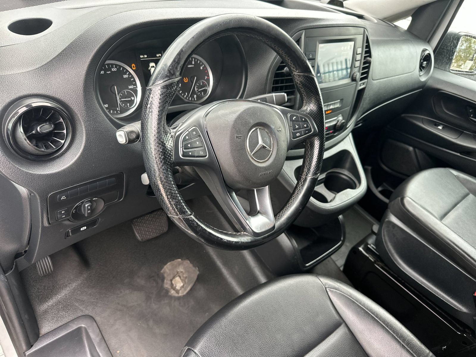 Used 2022 Mercedes-Benz Metris image 12