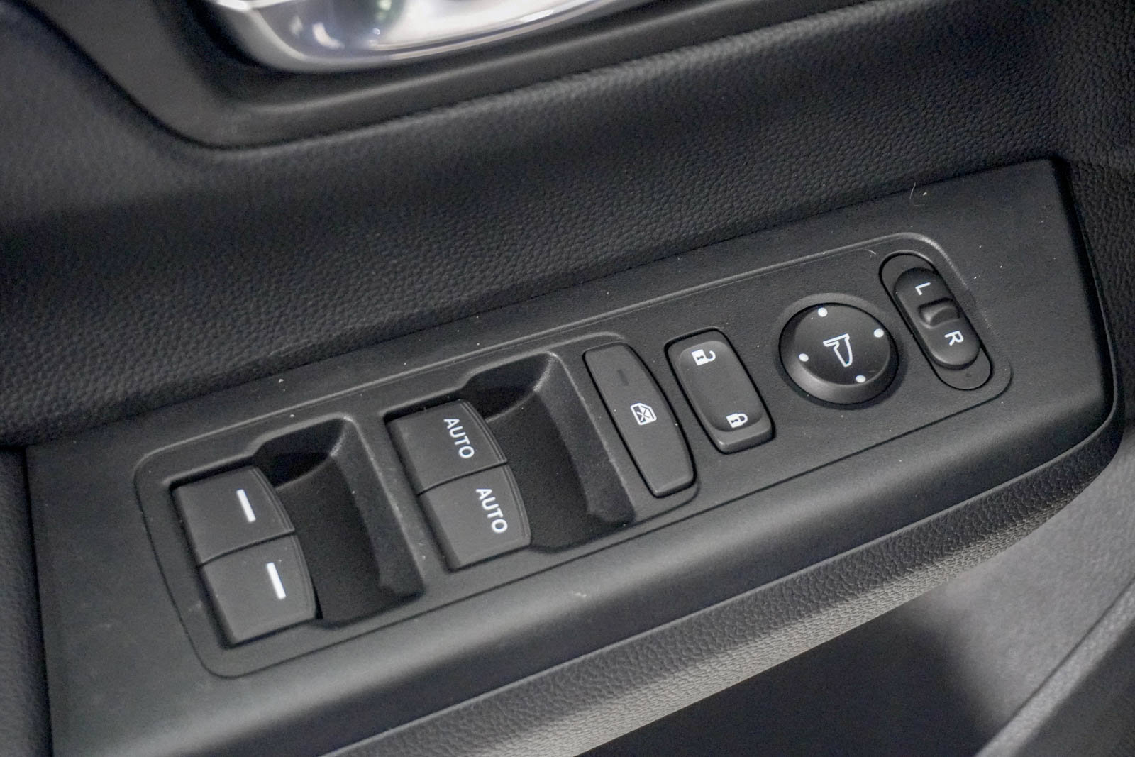 Used 2024 Honda CR-V Sport image 17