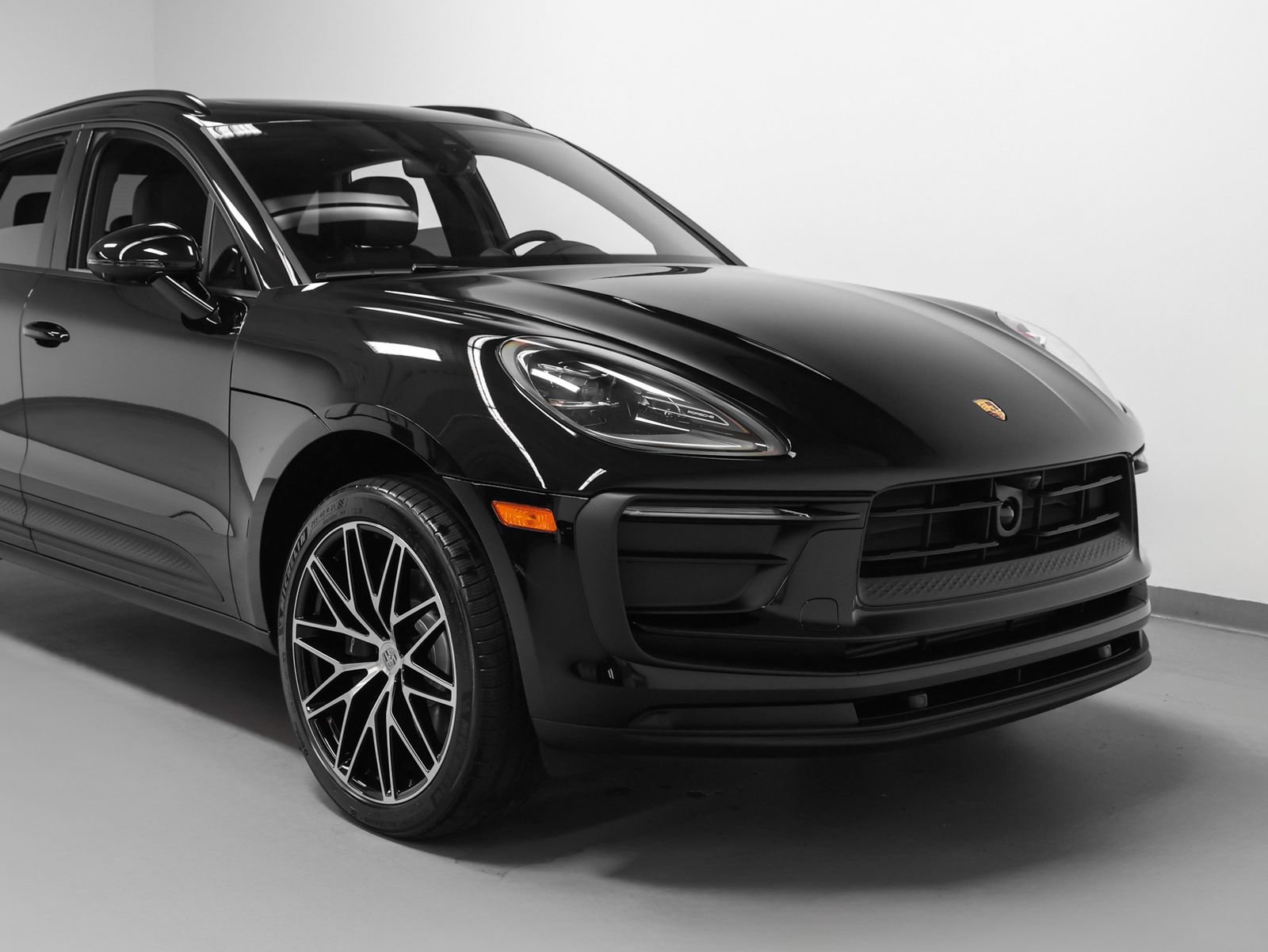 New 2026 Porsche Macan AWD/4WD image 10