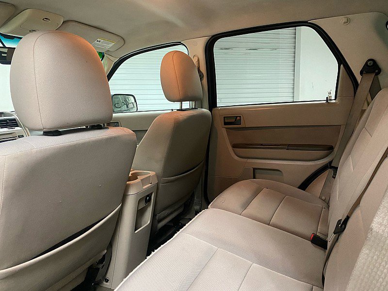 Used 2010 Ford Escape XLT image 10