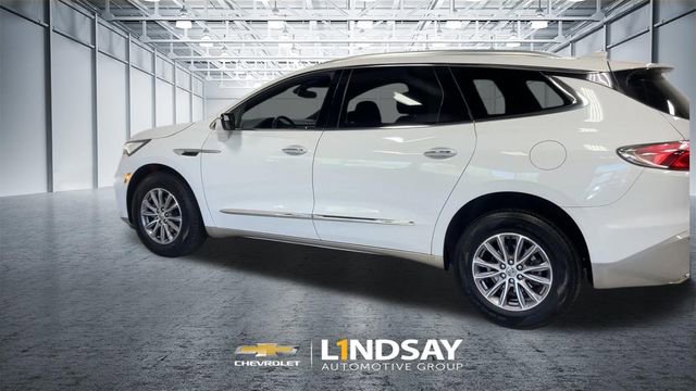 Used 2023 Buick Enclave Essence AWD/4WD image 7