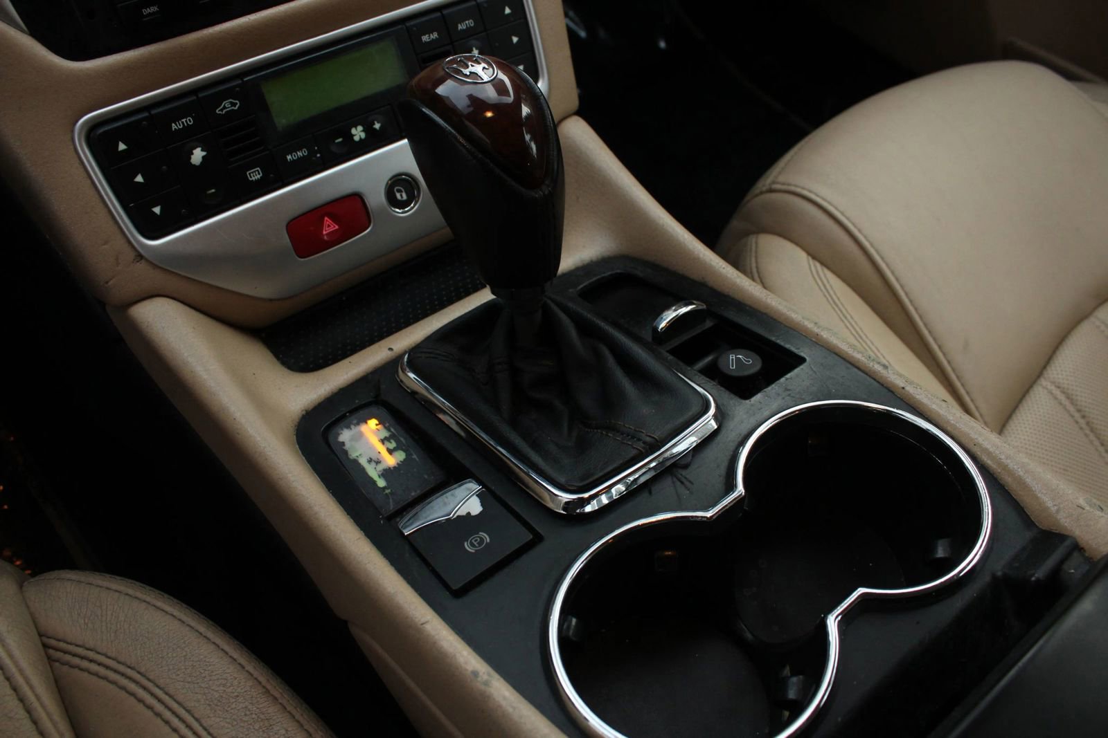 Used 2010 Maserati GranTurismo Coupe RWD image 26