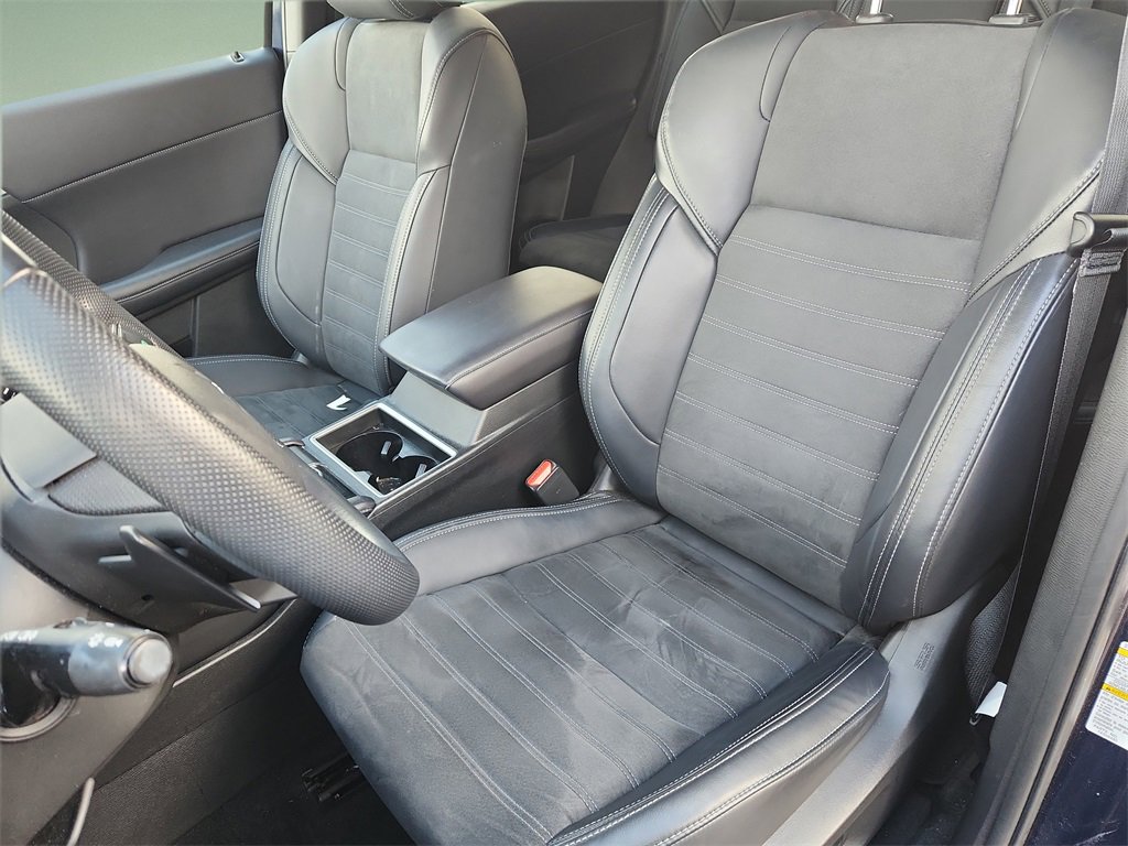 Used 2024 Mitsubishi Outlander SE image 16