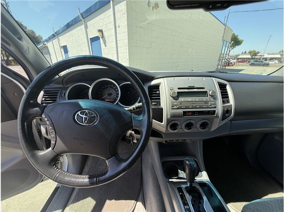 Used 2010 Toyota Tacoma 2WD Access Cab image 17