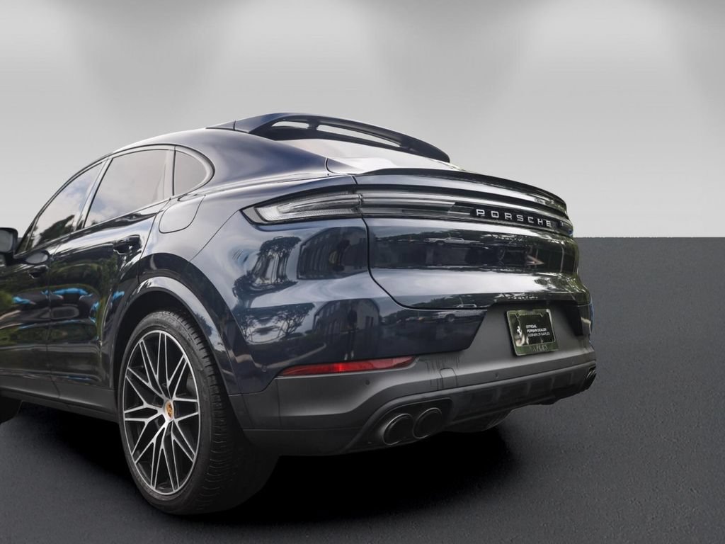 Used 2024 Porsche Cayenne Coupe AWD/4WD image 14