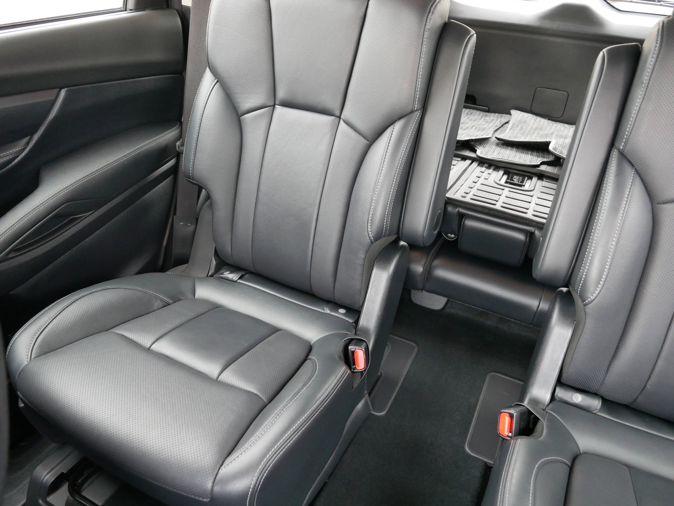 Used 2023 Subaru Ascent Limited image 12