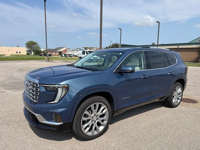 Used 2026 GMC Acadia Denali w/ Super Cruise Package AWD/4WD image 2