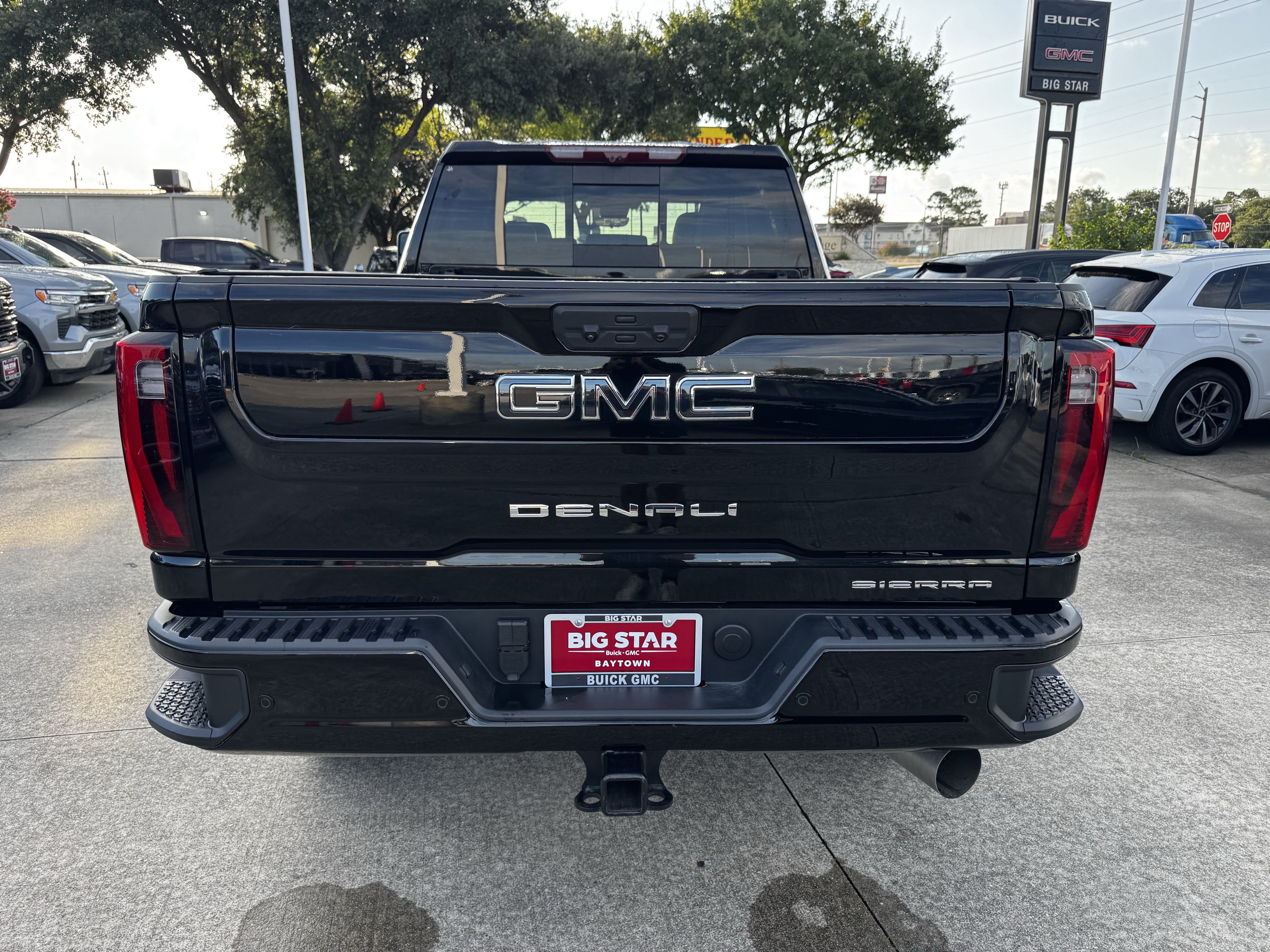 Used 2025 GMC Sierra 2500 Denali Ultimate AWD/4WD image 7