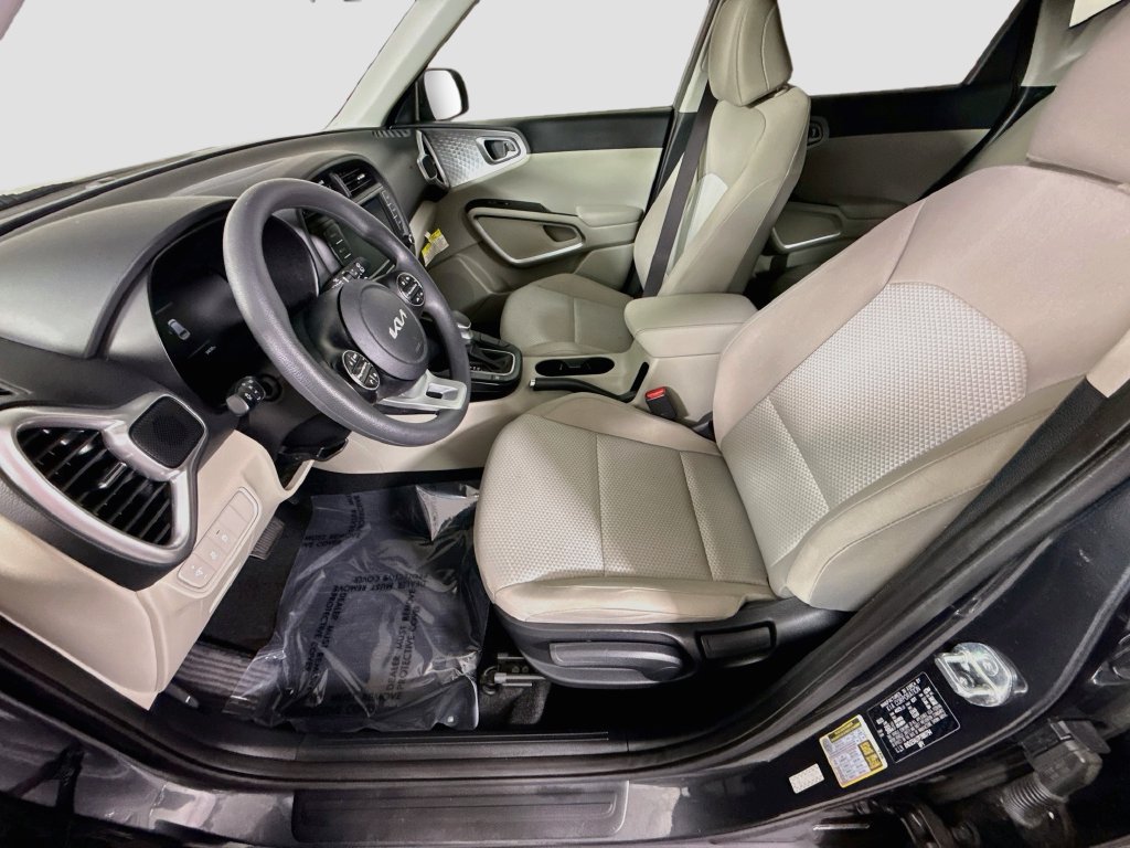 Used 2023 Kia Soul LX FWD image 24