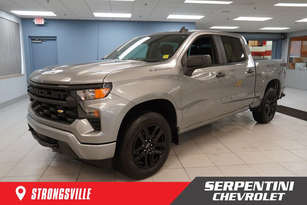 Used 2025 Chevrolet Silverado 1500 Custom image 1