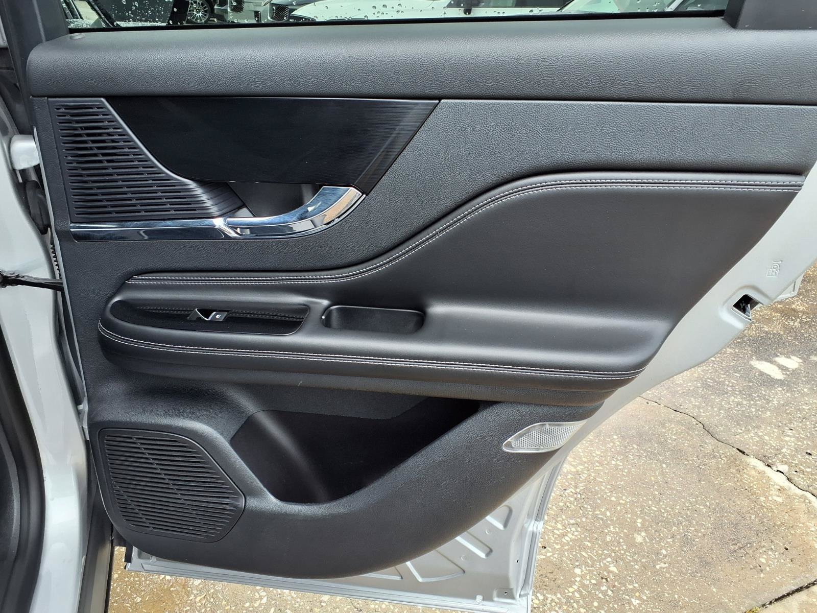 Used 2020 Lincoln Corsair FWD image 13