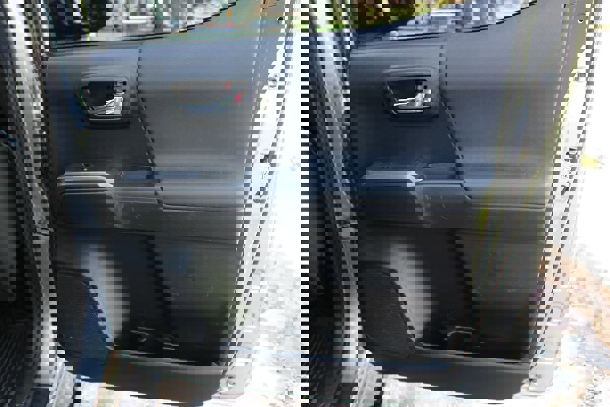 Used 2017 Toyota Tacoma TRD Off-Road image 17