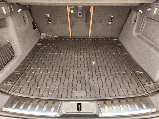 Used 2026 Jaguar F-PACE R-Dynamic S image 31