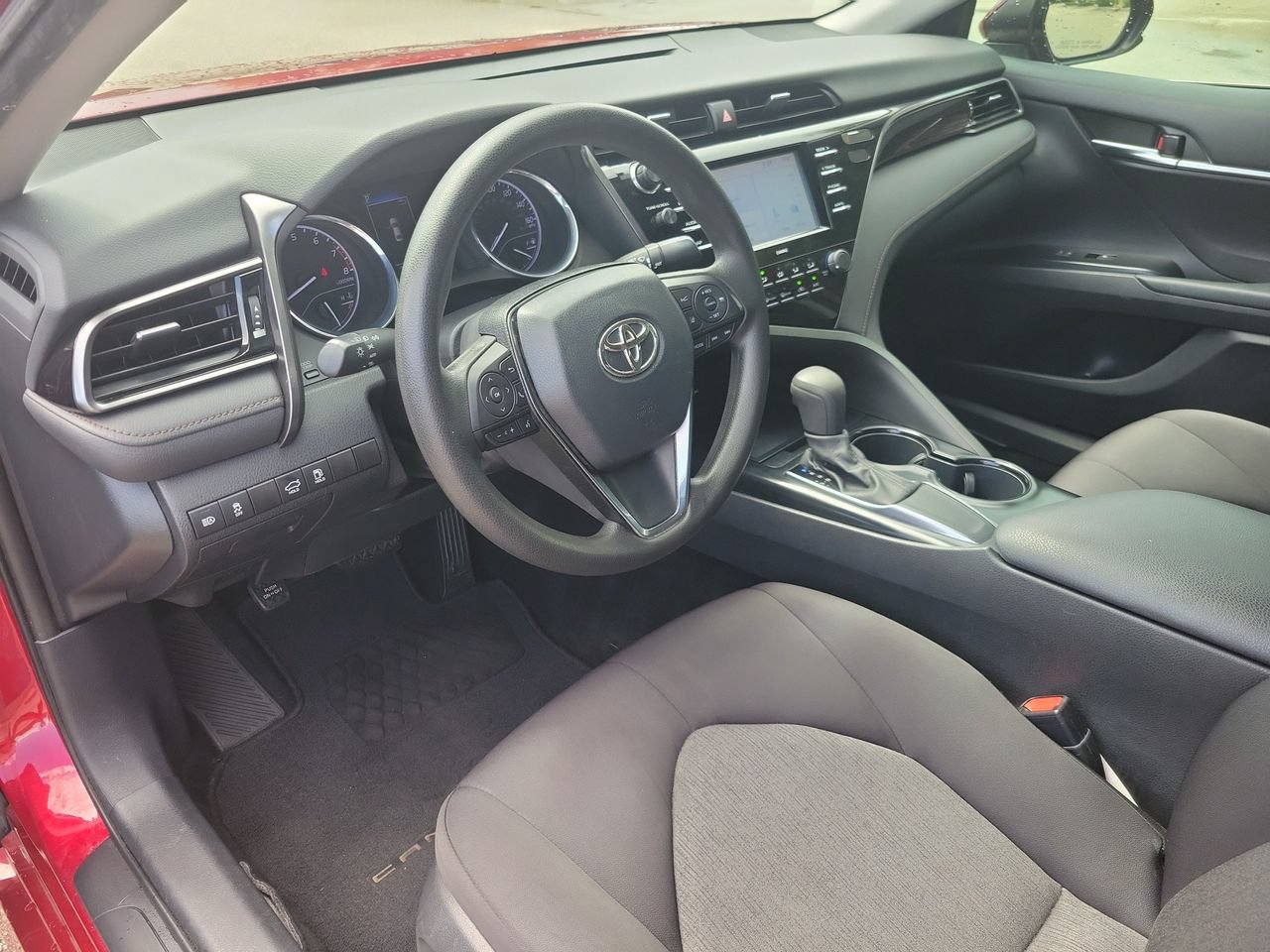 Used 2020 Toyota Camry LE FWD image 29
