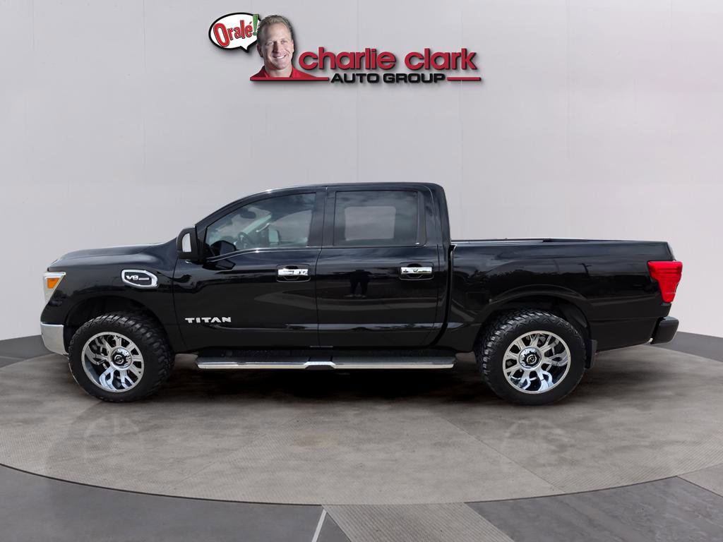 Used 2017 Nissan Titan SV RWD image 3