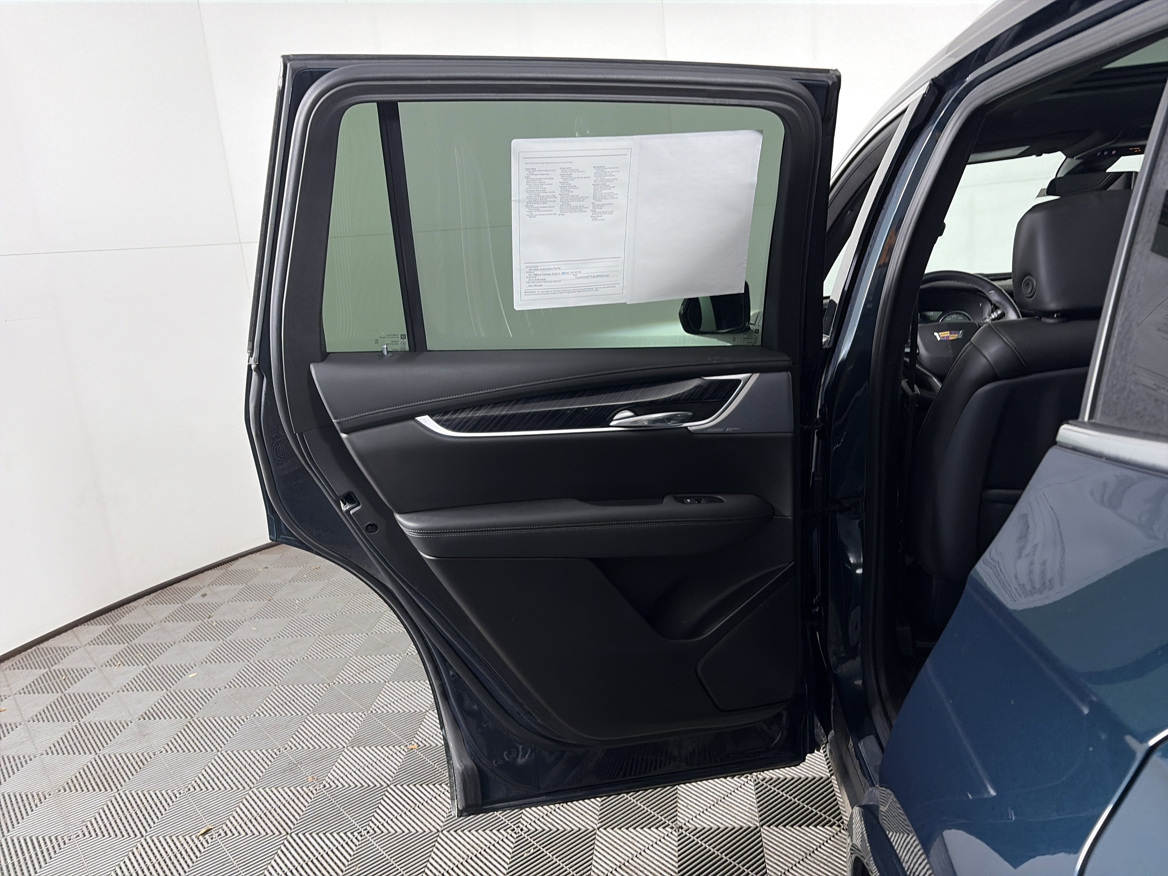 Certified 2025 Cadillac XT6 Premium Luxury image 34