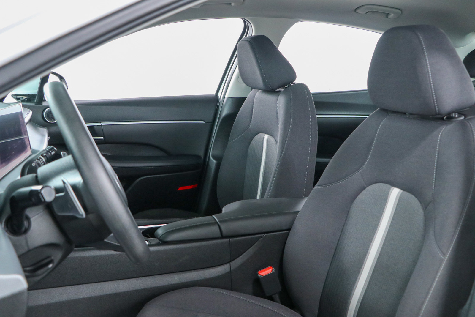 Used 2025 Hyundai Sonata SEL FWD image 23